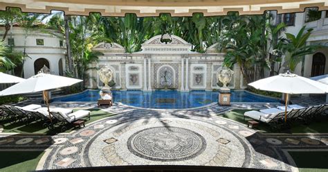 how much is versace villa|where did gianni Versace live.